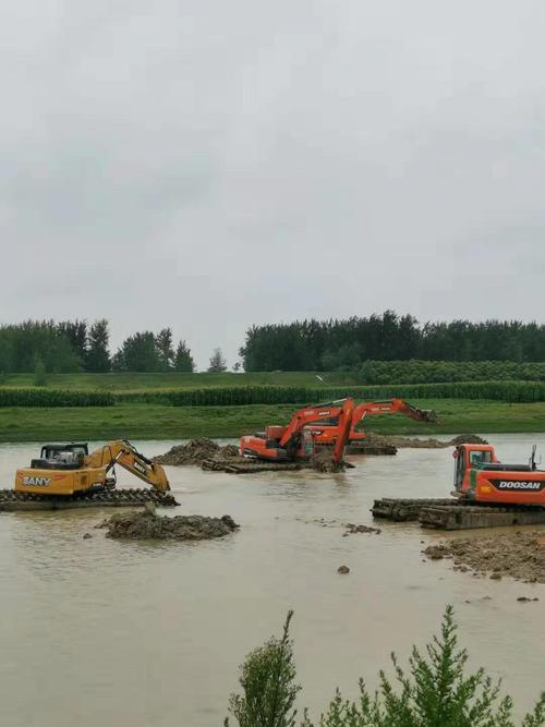 河南斗山水利水电工程 产品展厅 >晋州水陆挖掘机厂家